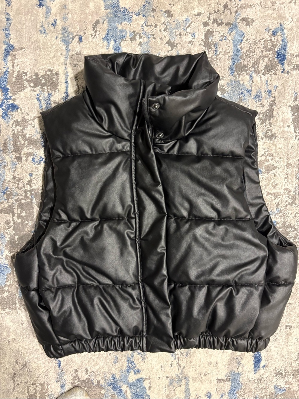 Offline by Aeri Real Luxe faux leather puffer vest size small